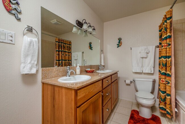 Building Photo - Fully Furnished Condo Available Now!