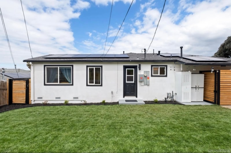 Building Photo - 5463 San Onofre Terrace
