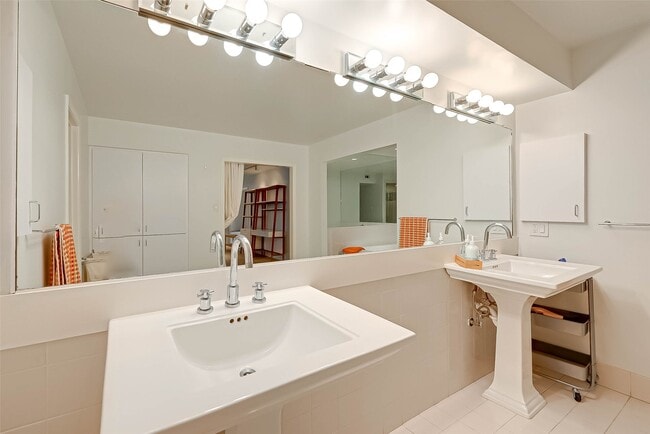 Building Photo - 39 River Hollow Ln