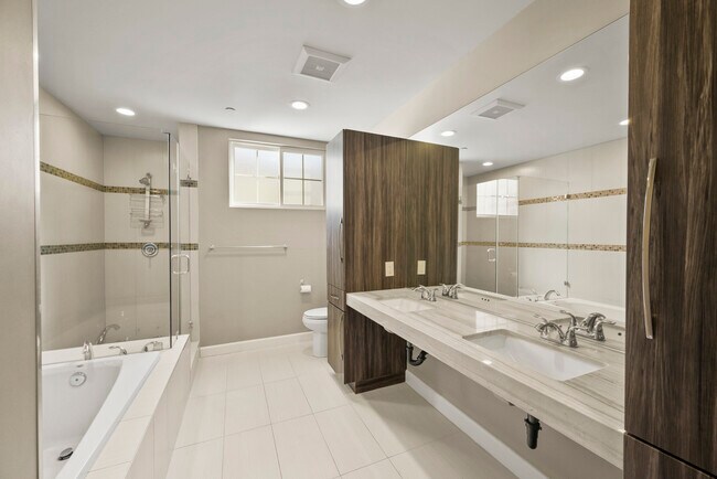 Building Photo - 342 Myrtle St