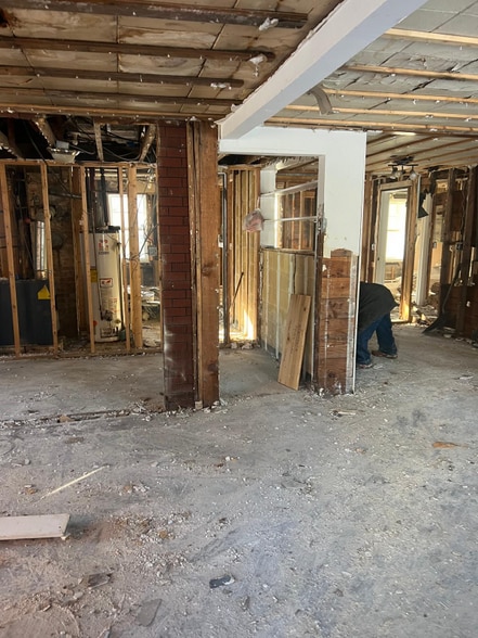 Building Photo - 16054 Cottage Grove Ave