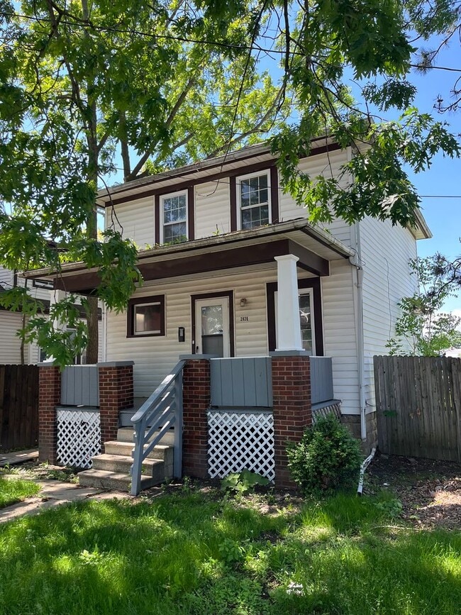 Building Photo - Section 8 Accepted, 3-bedroom home, perfec...