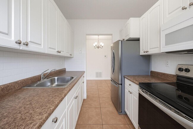 Building Photo - 3400 NE 16th Terrace