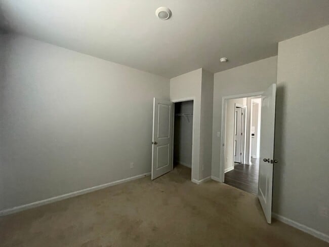 Building Photo - 4 Bed, 2 Bath New Build