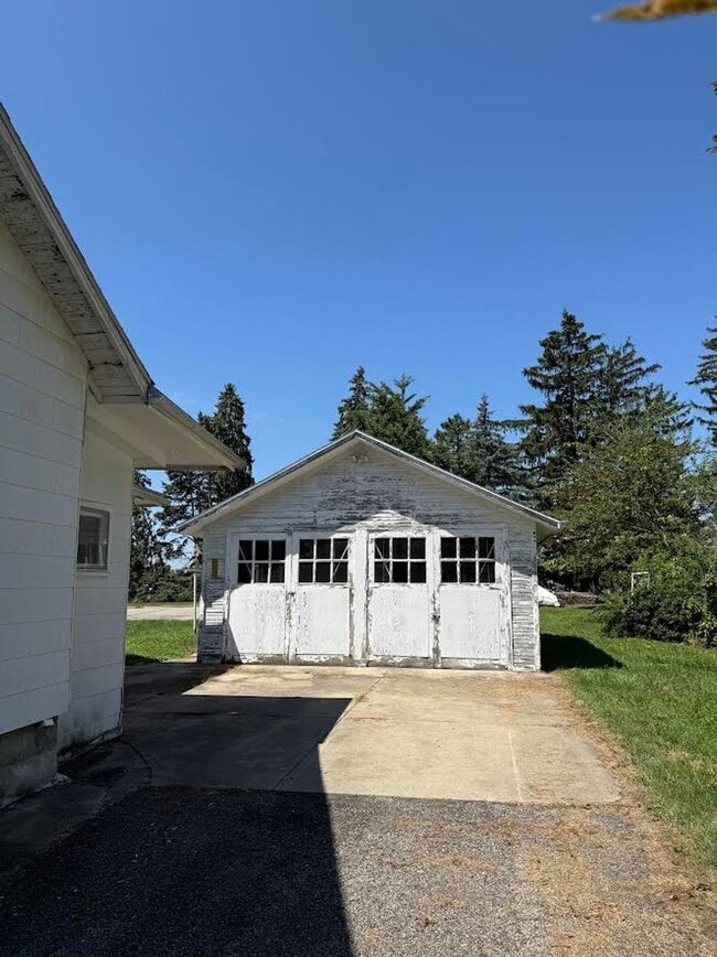 Building Photo - 812 Brentwood Rd