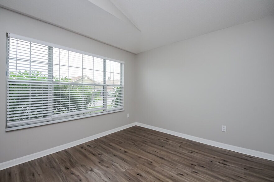 Building Photo - 1340 Sierra Cir
