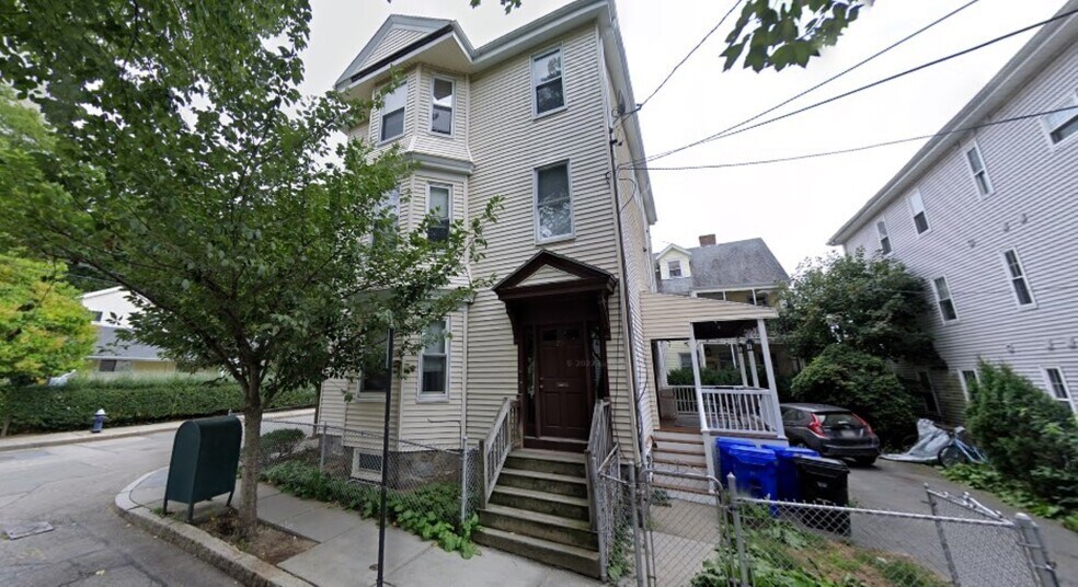 Building Photo - 23 Roberts St