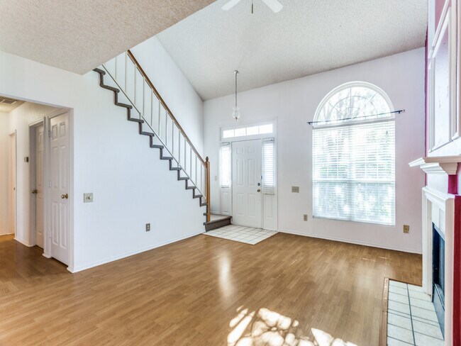 Building Photo - 2633 Harvest Moon Dr