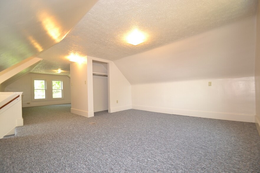 Building Photo - 547 Carroll St