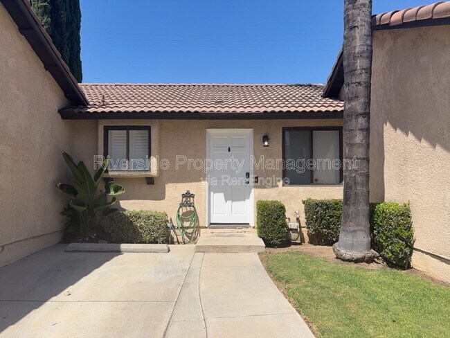 Building Photo - 9505 Arlington Ave