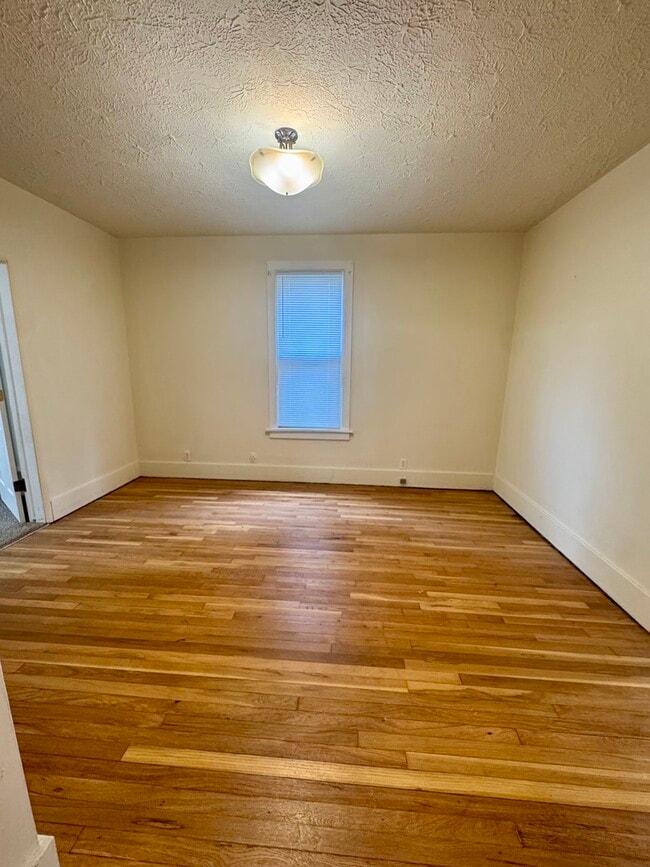Building Photo - 2415 7th Ave