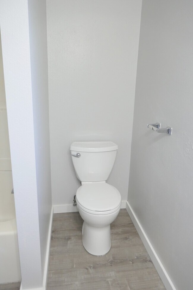 Building Photo - 1756 Franklin Ave