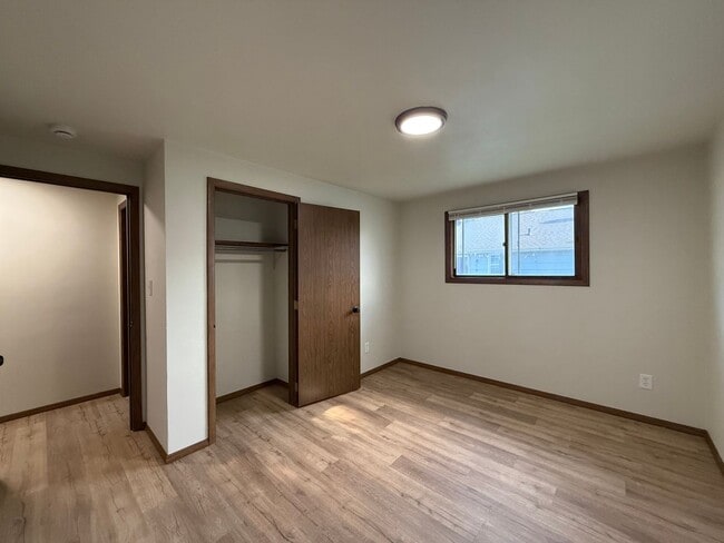 Building Photo - 1289-1291 Meadow Ln