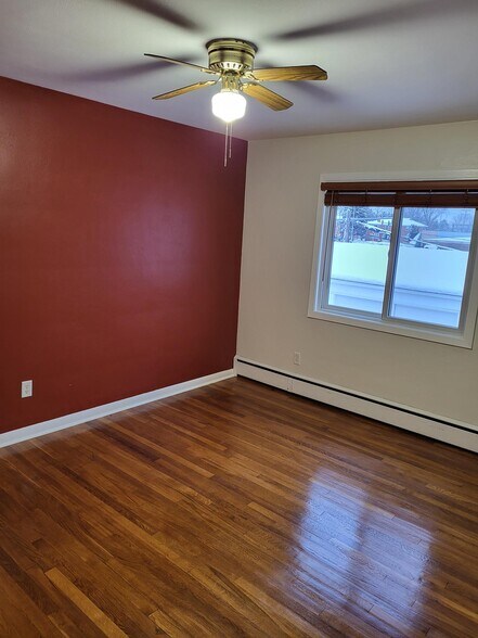 Building Photo - 1301 Jewel Ct
