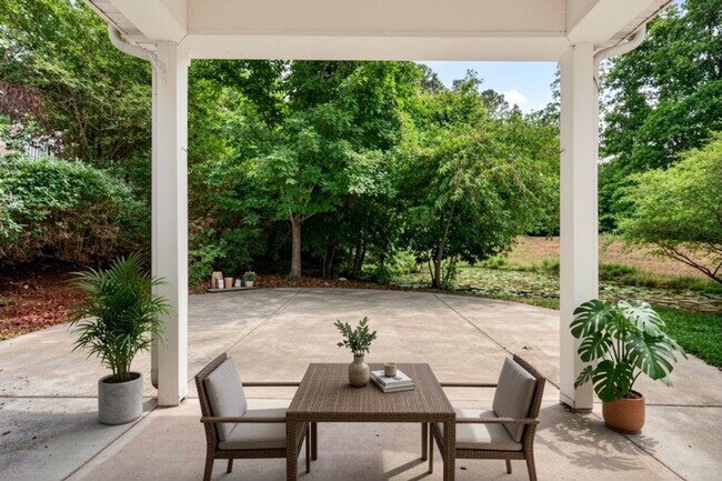Building Photo - 4007 Jockey Club Circle