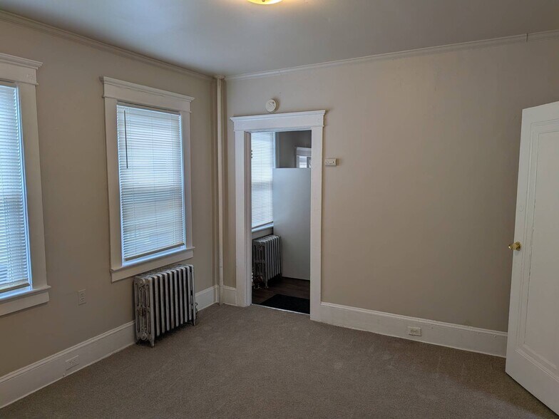 Building Photo - 125 Main St