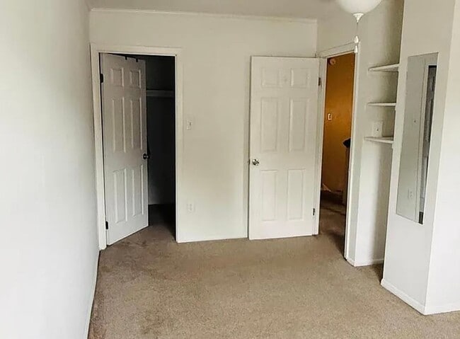 Building Photo - Beautiful 3 Bedroom House