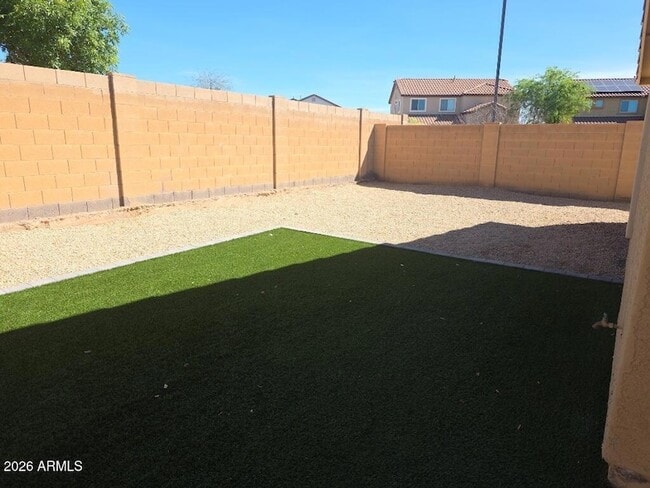 Building Photo - 3334 E Woodside Way