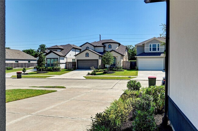 Building Photo - 10631 Hidden Rock Dr