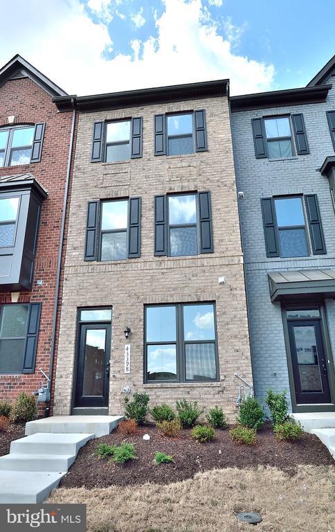 Building Photo - 43398 Apple Orch Sq