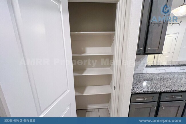 Building Photo - Luxury 2 Bedroom Townhome Available PRELEASE