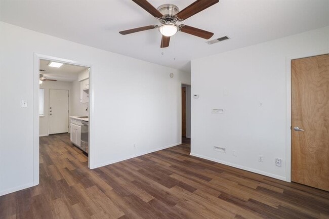 Building Photo - 3401 Willowrun Cove