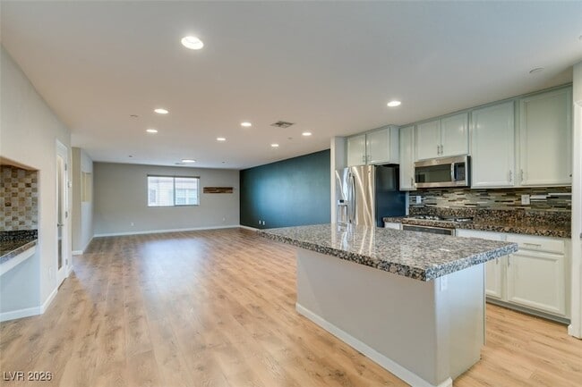 Building Photo - 1525 Spiced Wine Ave