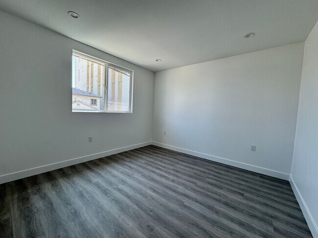 Building Photo - All New Large Home like ADU in the Leimert Park area