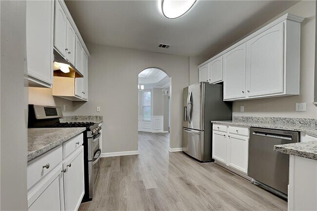 Building Photo - 4444 Sequoia Park Trail SW