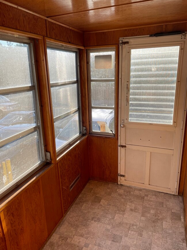 Building Photo - 84 Bridge St