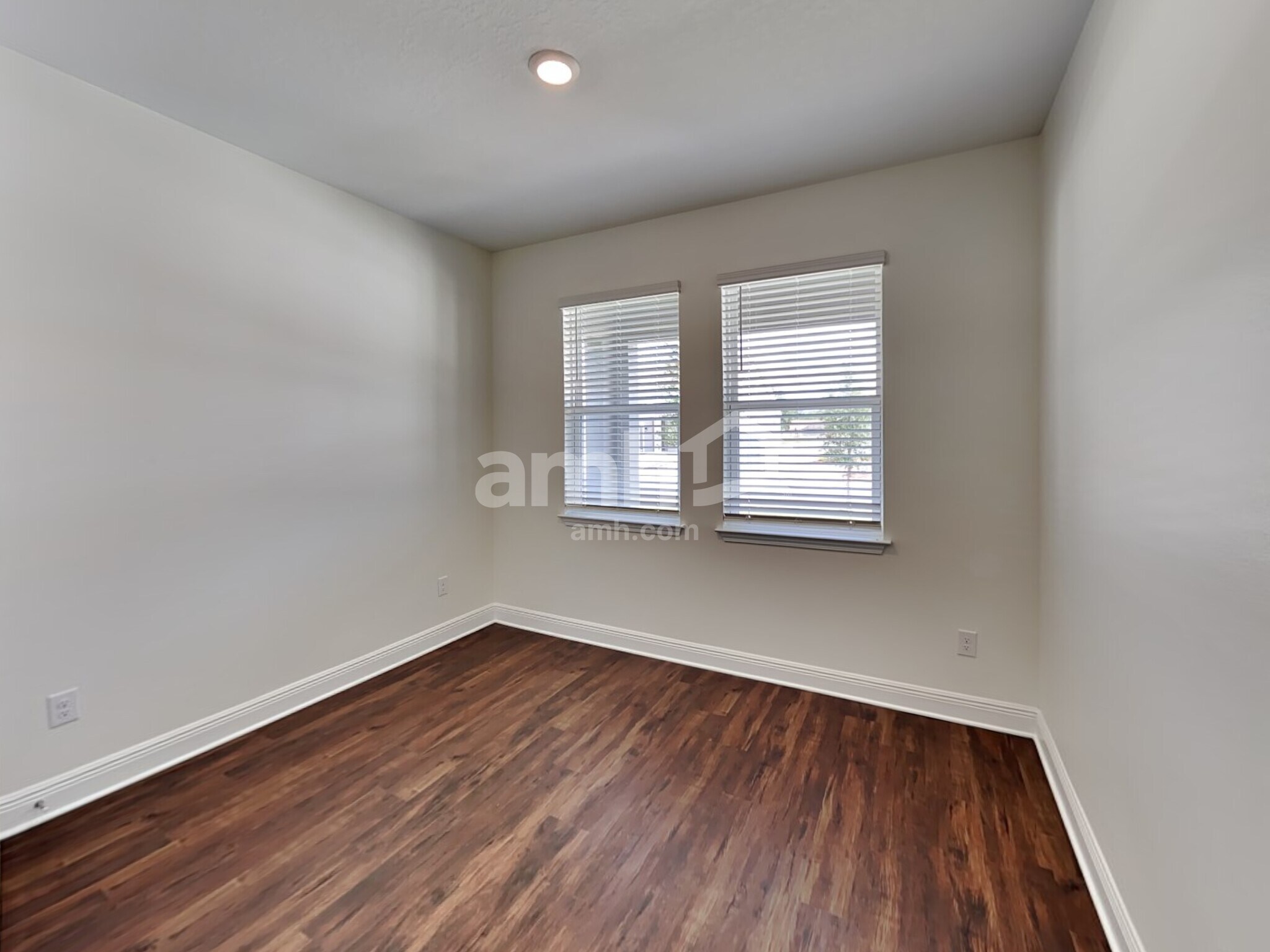 Building Photo - 27619 St Andrews Ave