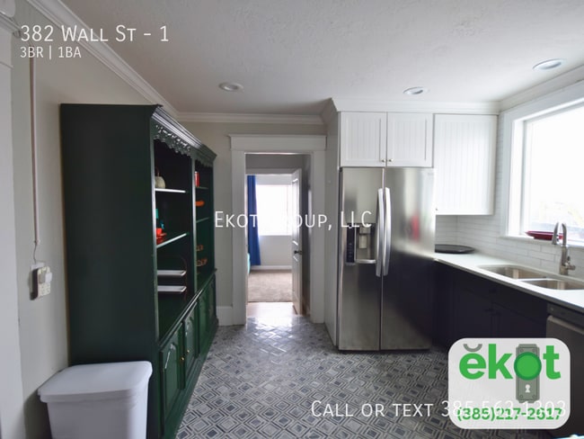 Building Photo - 382 Wall St