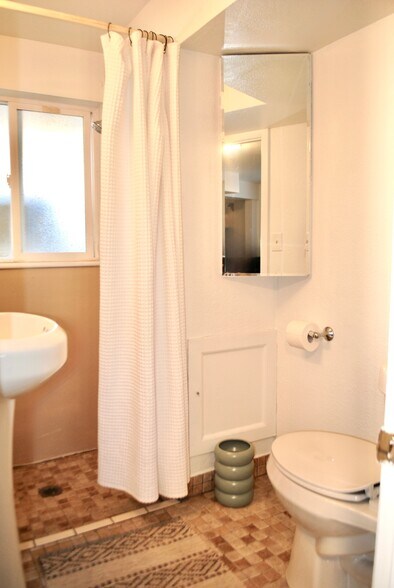 Building Photo - 2751 S Reed St