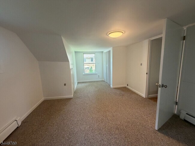 Building Photo - 6 Beechwood Trail