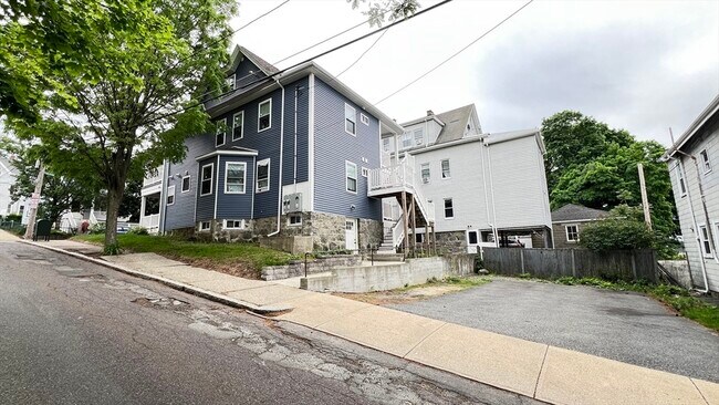 Building Photo - 54 Crescent Ave