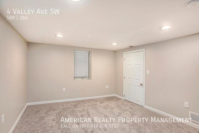 Building Photo - 4 Valley Ave SW