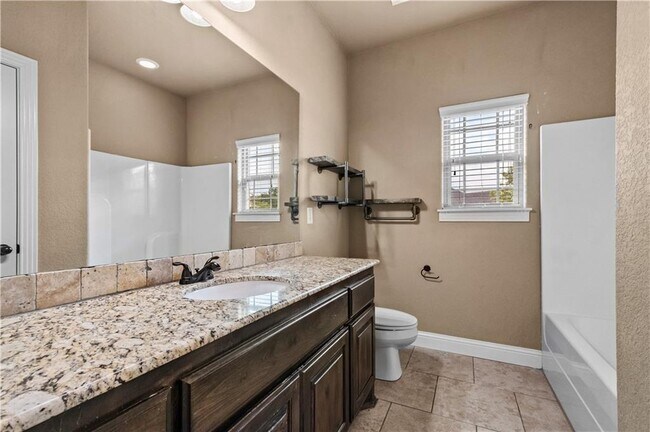 Building Photo - 4301 SW Beech Ln