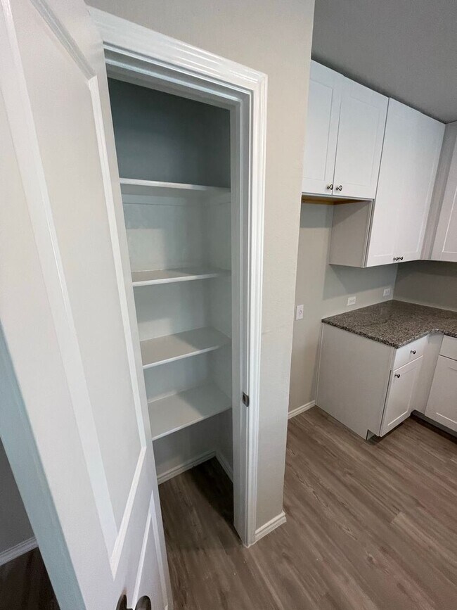 Building Photo - Paloma Subdivision