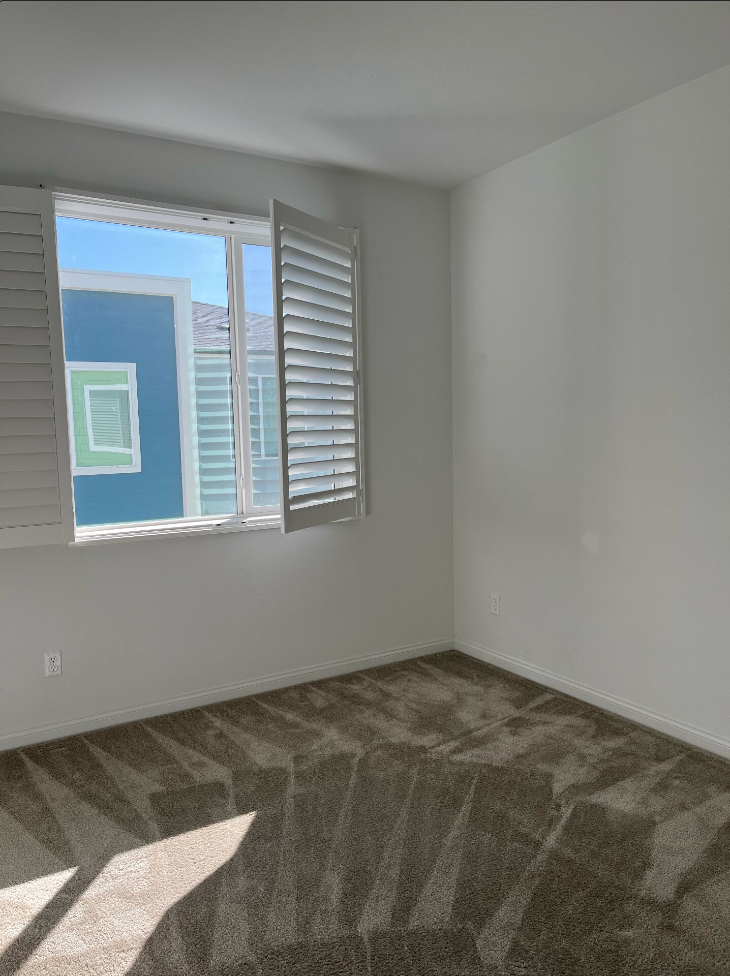 Bedroom 1 (third level) - 1989 Affinity Ln