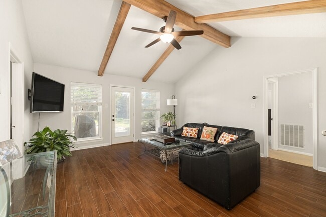 Building Photo - 9262 Friendship Rd