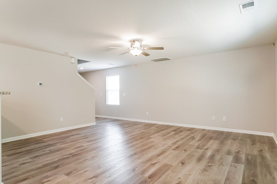 Building Photo - 301 Rustling Way