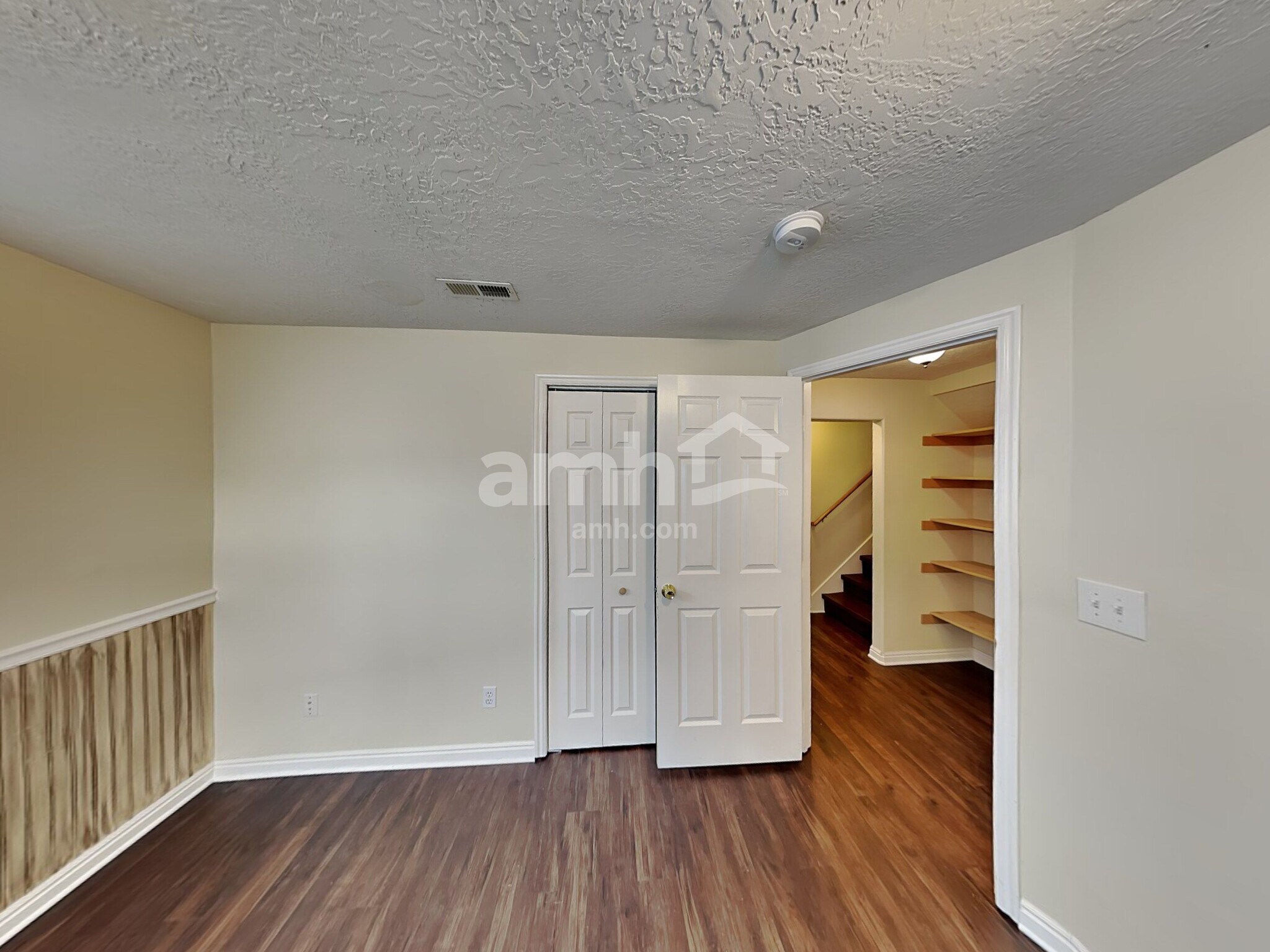 Building Photo - 111 W 1275 N