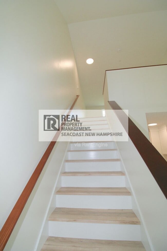 Building Photo - 255 1st NH Turnpike