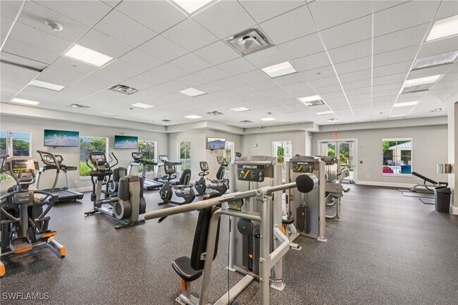 Building Photo - 2445 Orchard St