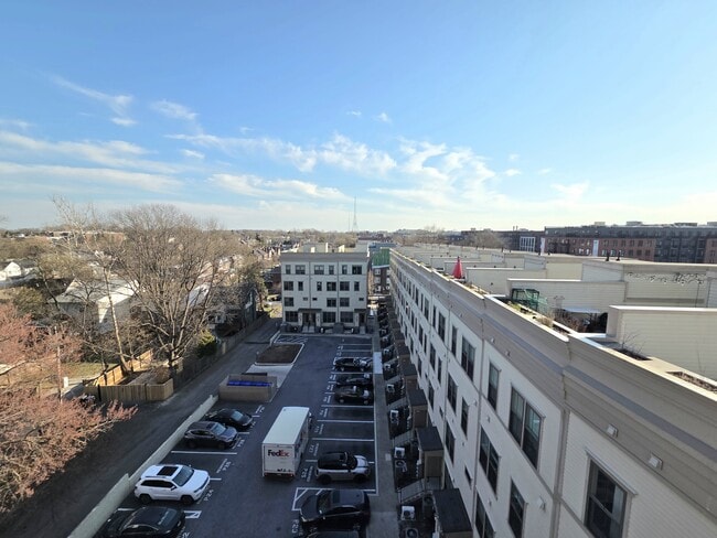 Building Photo - 820 Fern Pl NW