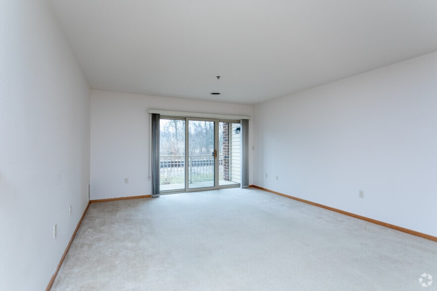 2BR, 2BA - E - Underwood Station