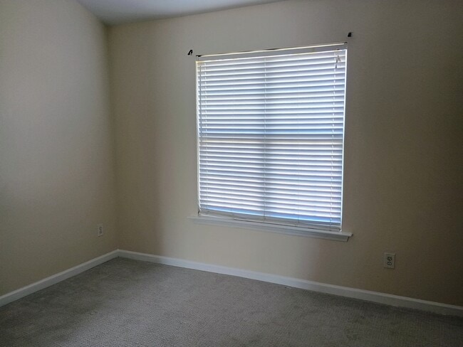 Building Photo - 168 Buchanan Ln