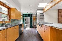 Building Photo - 2948 SE Sherrett St