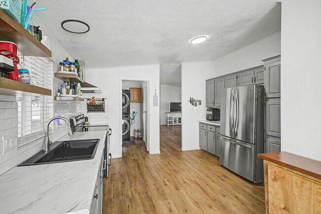 Building Photo - 8601 N 103rd Ave