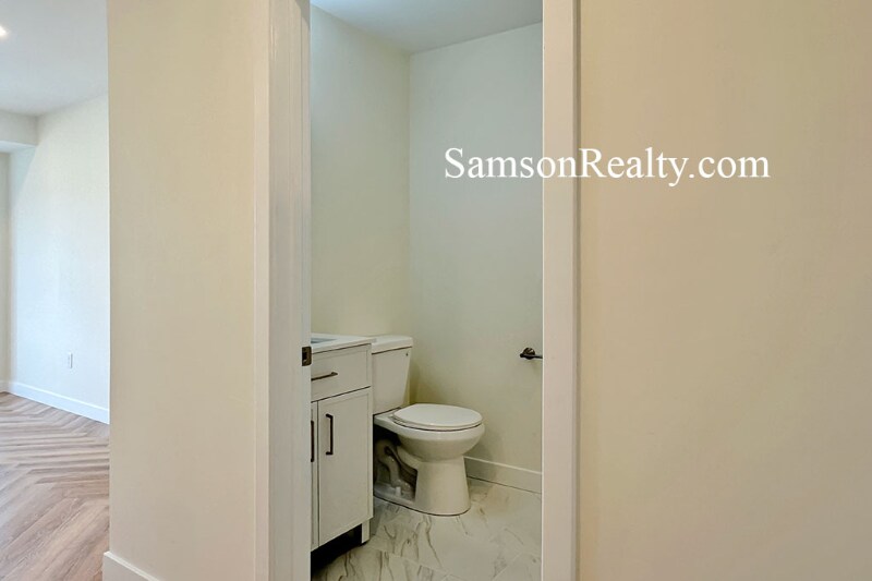 Building Photo - 381 Wickenden St